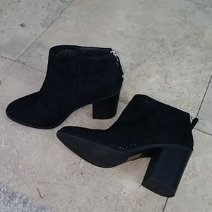 CityClassified Black Ankle Boots 8.5 NEW